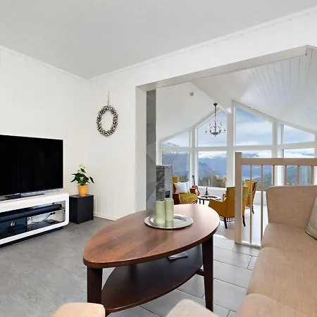 Edvardski Vila Holiday home Stryn
